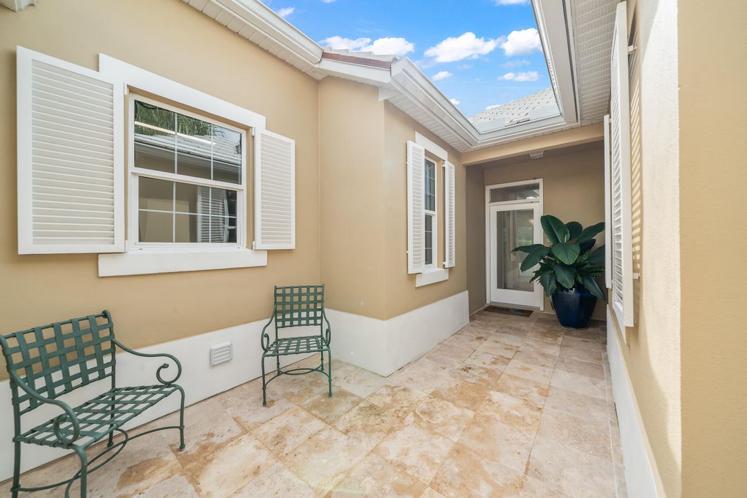 For Sale: $650,000 (3 beds, 2 baths, 1977 Square Feet)