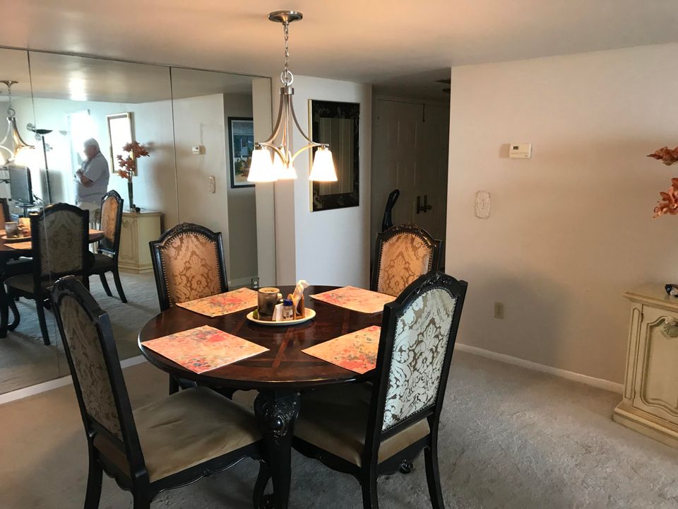 En Venta: $329,999 (2 camas, 2 baños, 1250 Pies cuadrados)