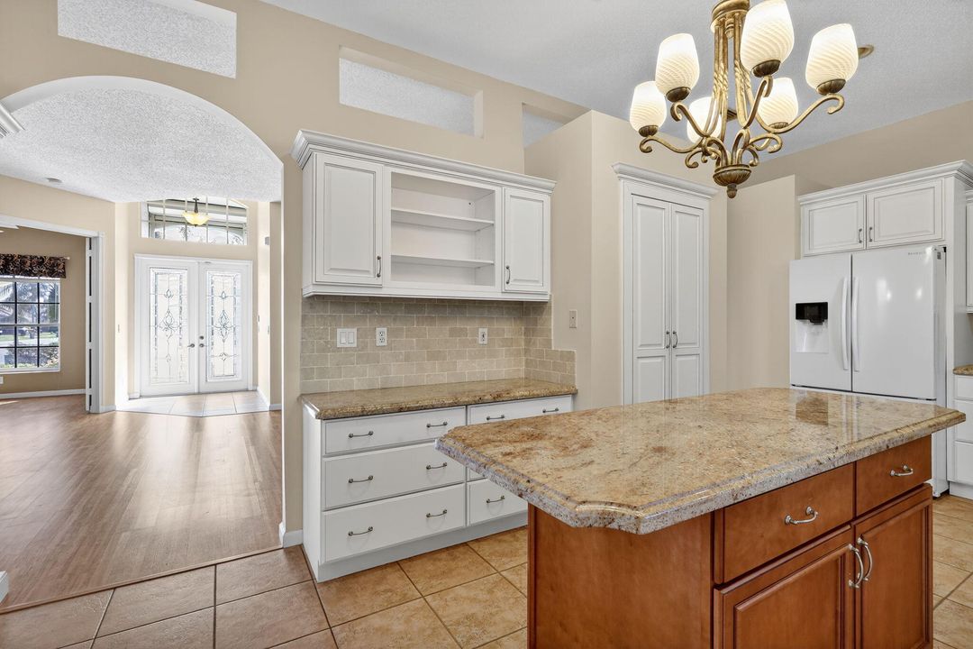 For Sale: $474,900 (2 beds, 2 baths, 1971 Square Feet)