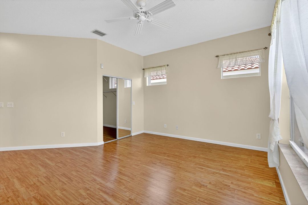 For Sale: $474,900 (2 beds, 2 baths, 1971 Square Feet)