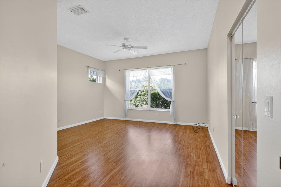 For Sale: $474,900 (2 beds, 2 baths, 1971 Square Feet)