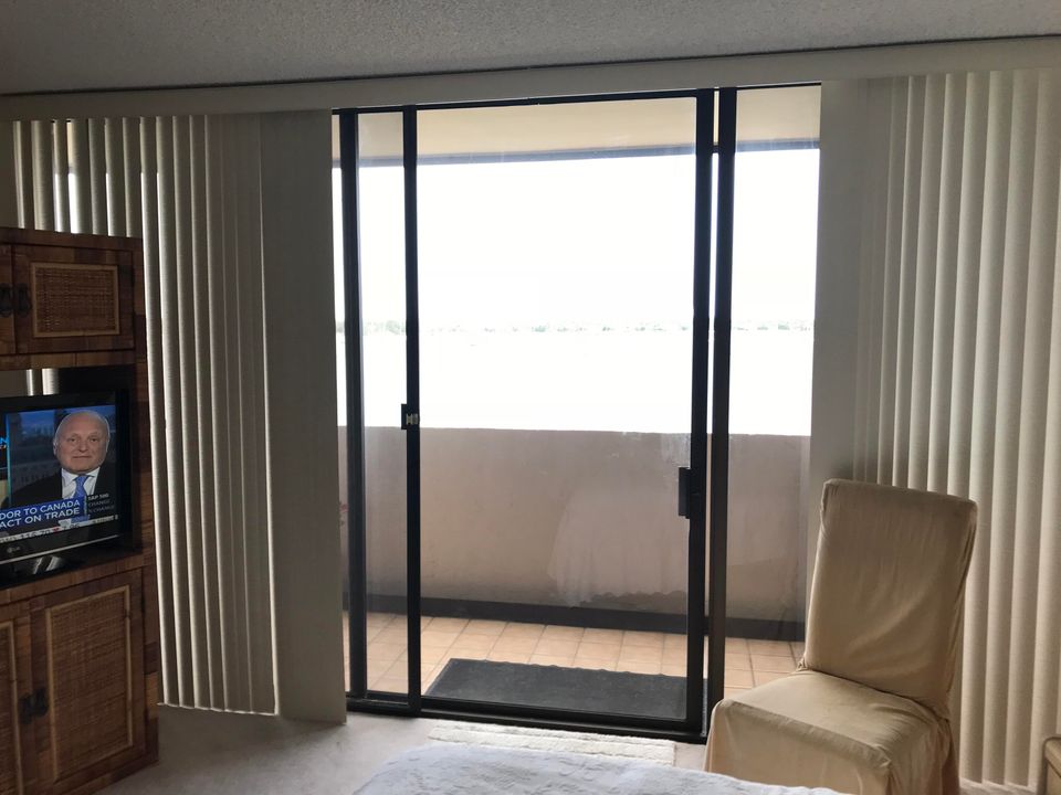 En Venta: $329,999 (2 camas, 2 baños, 1250 Pies cuadrados)