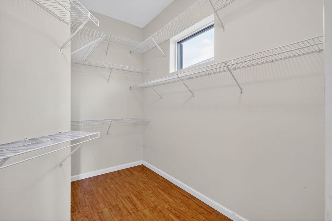 For Sale: $474,900 (2 beds, 2 baths, 1971 Square Feet)