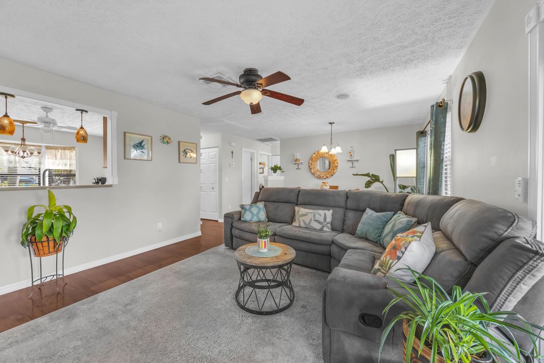 Active With Contract: $279,000 (3 beds, 2 baths, 1242 Square Feet)