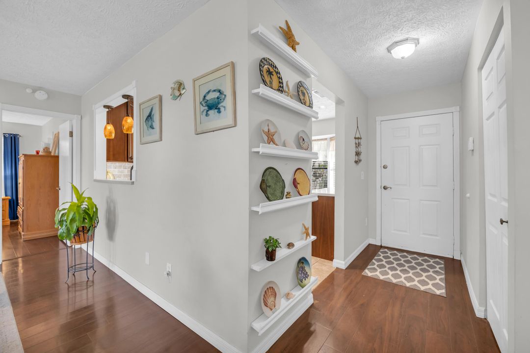 Active With Contract: $279,000 (3 beds, 2 baths, 1242 Square Feet)