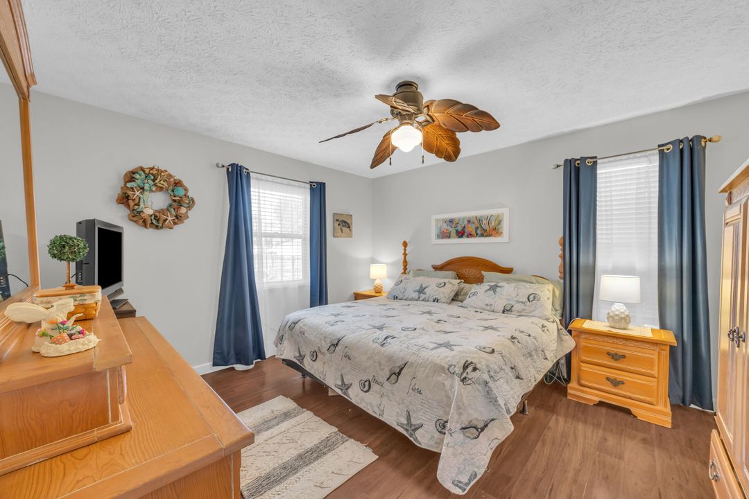 Active With Contract: $279,000 (3 beds, 2 baths, 1242 Square Feet)