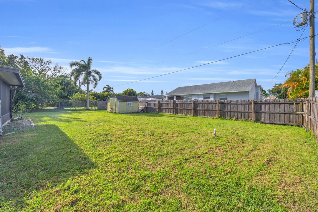 Active With Contract: $279,000 (3 beds, 2 baths, 1242 Square Feet)