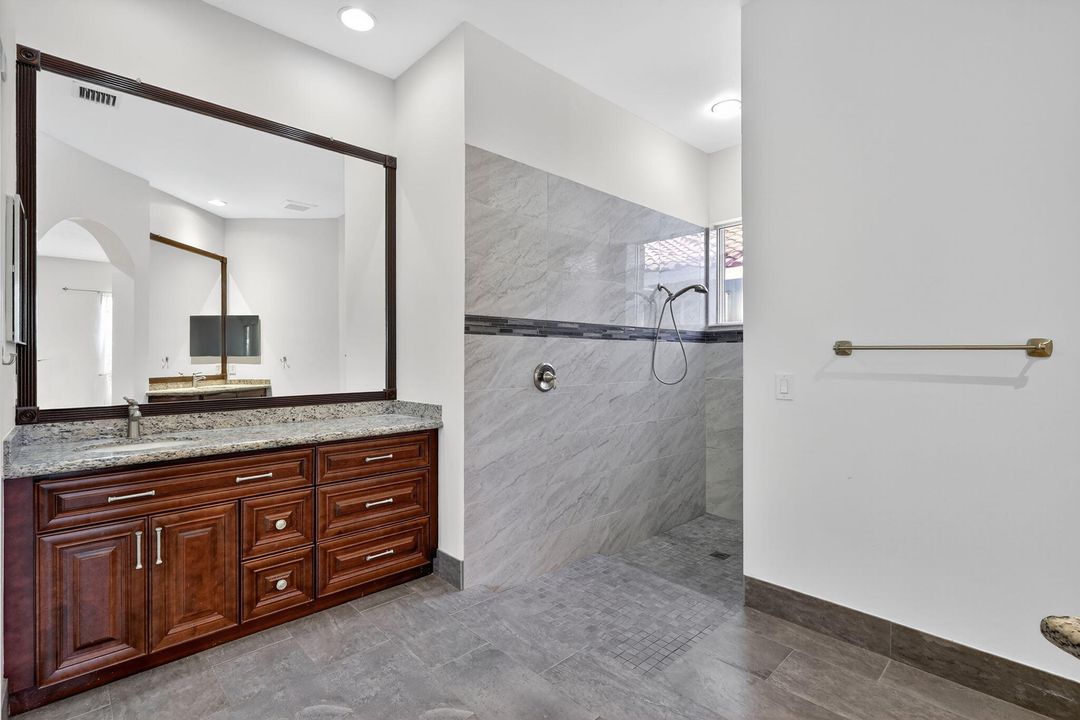 For Sale: $474,900 (2 beds, 2 baths, 1971 Square Feet)