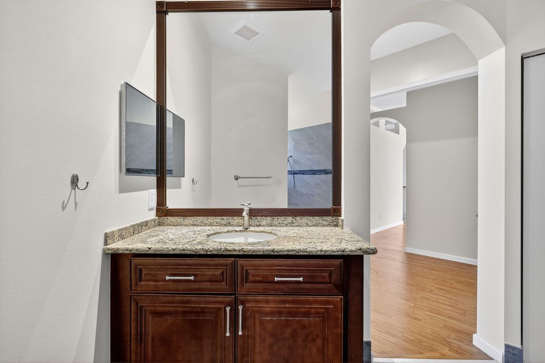 For Sale: $474,900 (2 beds, 2 baths, 1971 Square Feet)