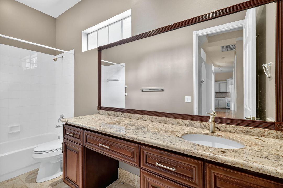 For Sale: $474,900 (2 beds, 2 baths, 1971 Square Feet)