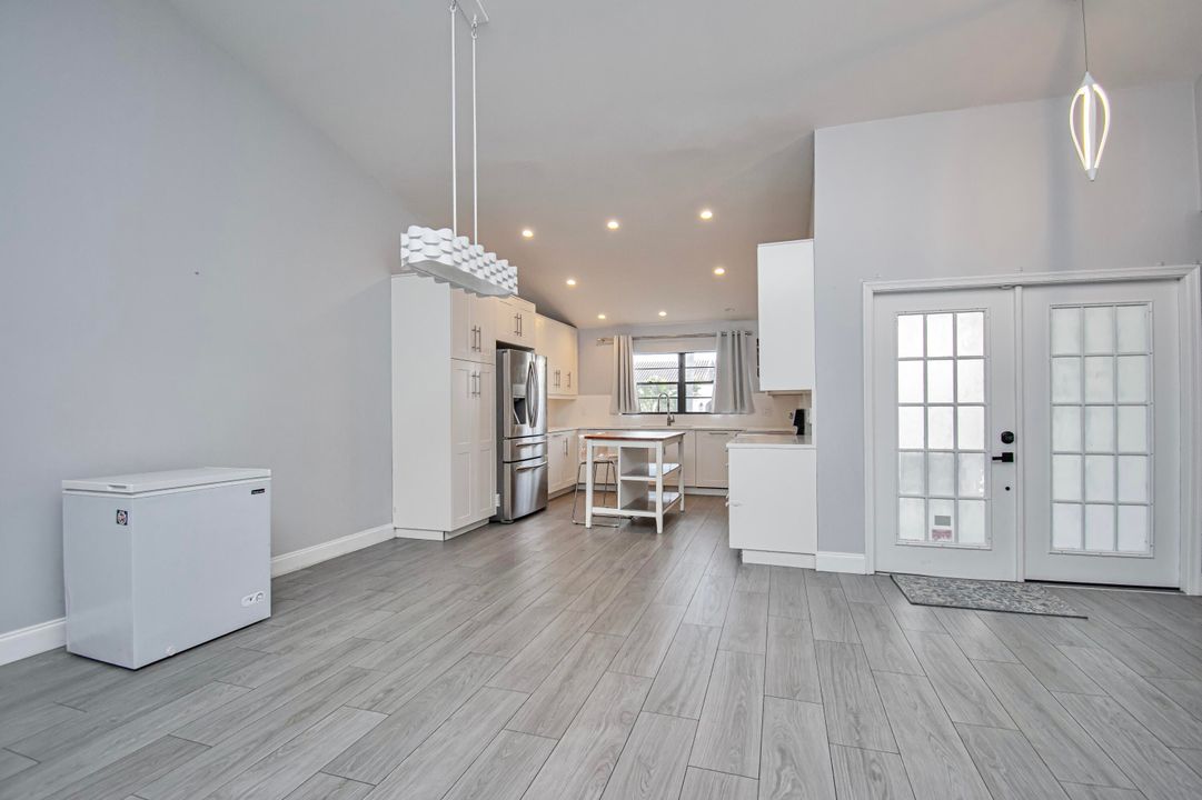 For Sale: $689,000 (3 beds, 2 baths, 1578 Square Feet)