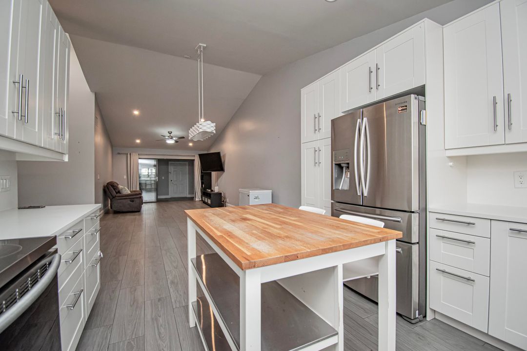 For Sale: $689,000 (3 beds, 2 baths, 1578 Square Feet)