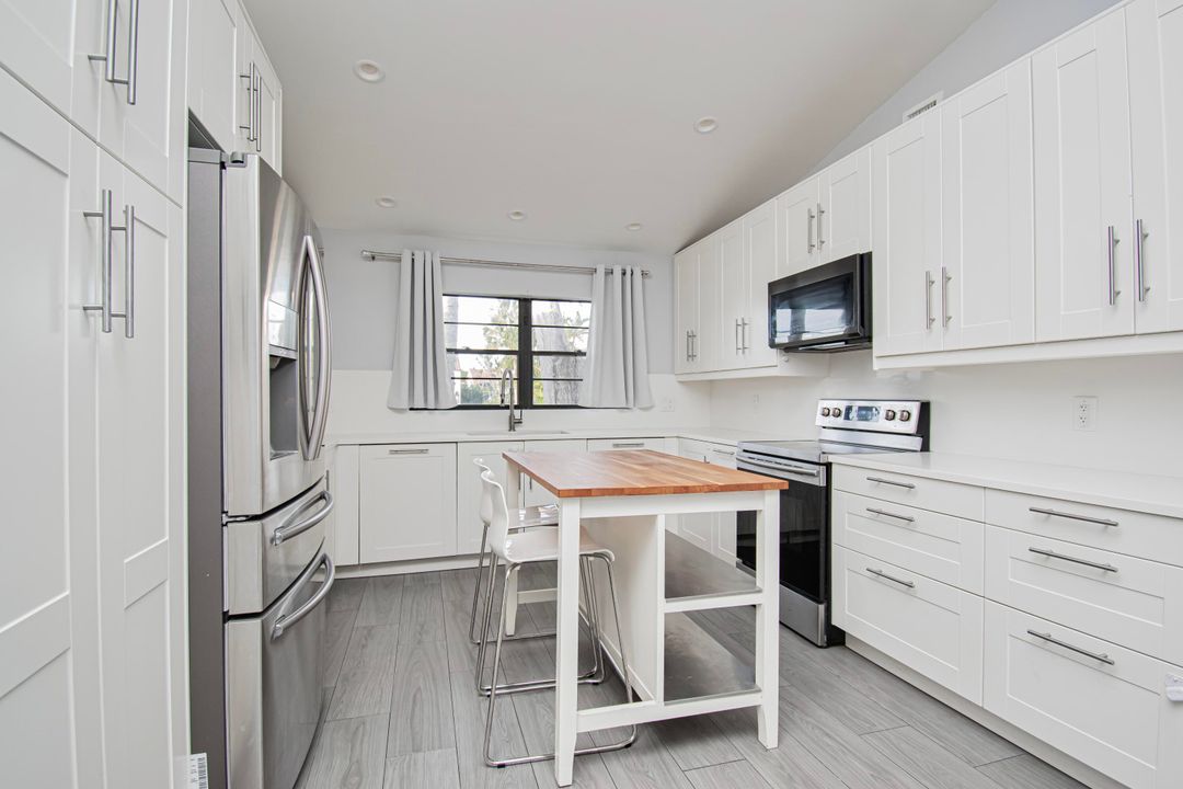 For Sale: $689,000 (3 beds, 2 baths, 1578 Square Feet)