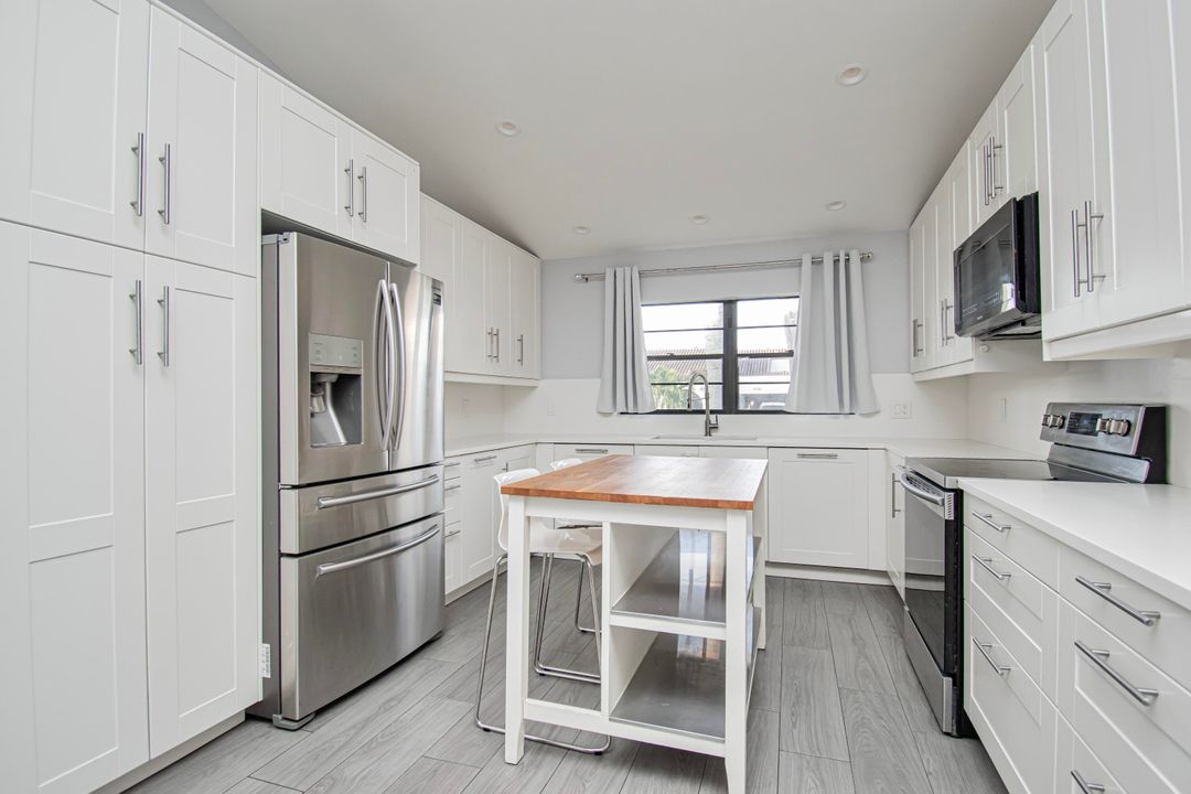For Sale: $689,000 (3 beds, 2 baths, 1578 Square Feet)