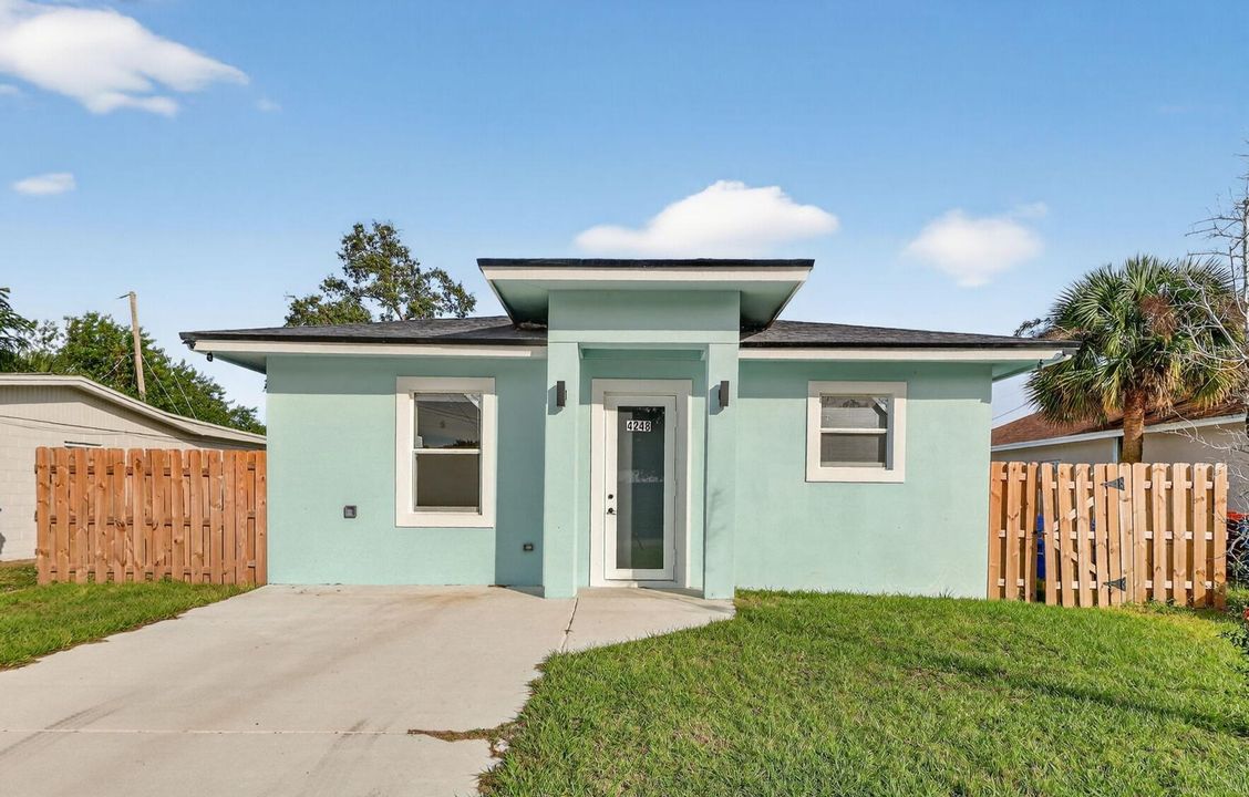 For Sale: $295,000 (3 beds, 2 baths, 1470 Square Feet)