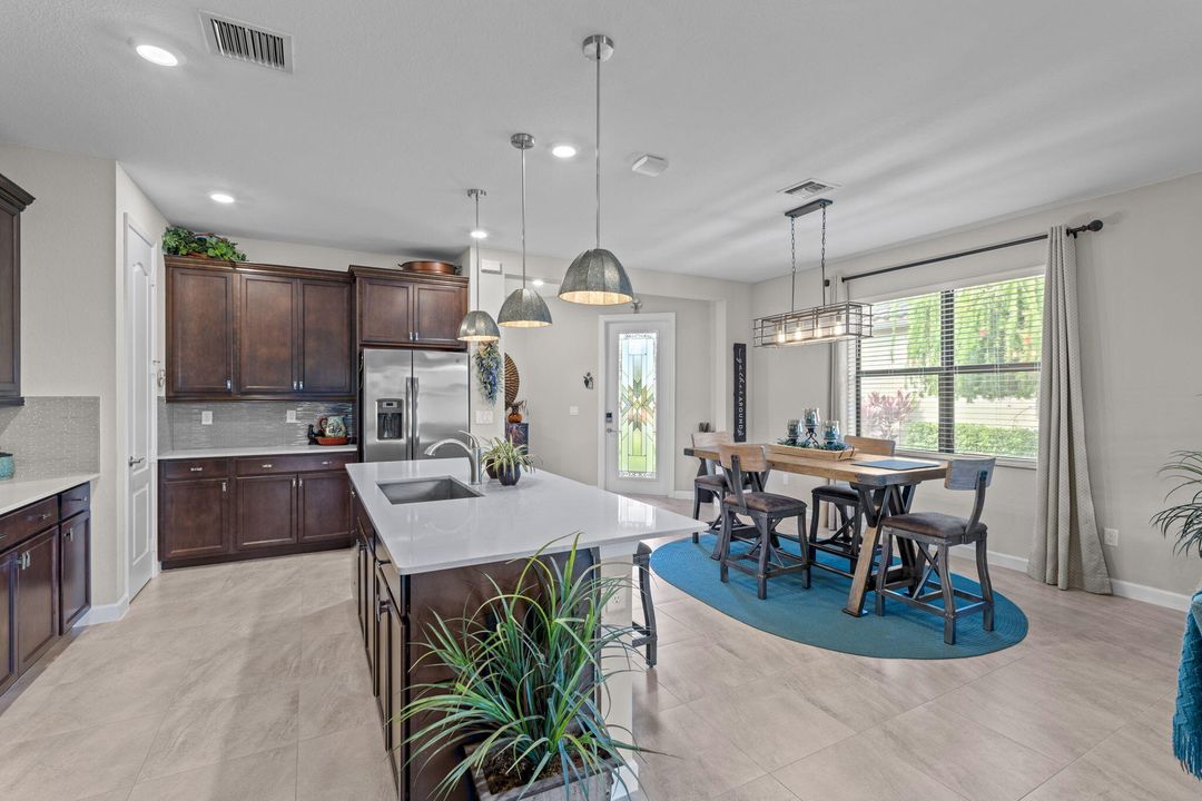 待售: $599,000 (3 贝兹, 2 浴室, 1772 平方英尺)