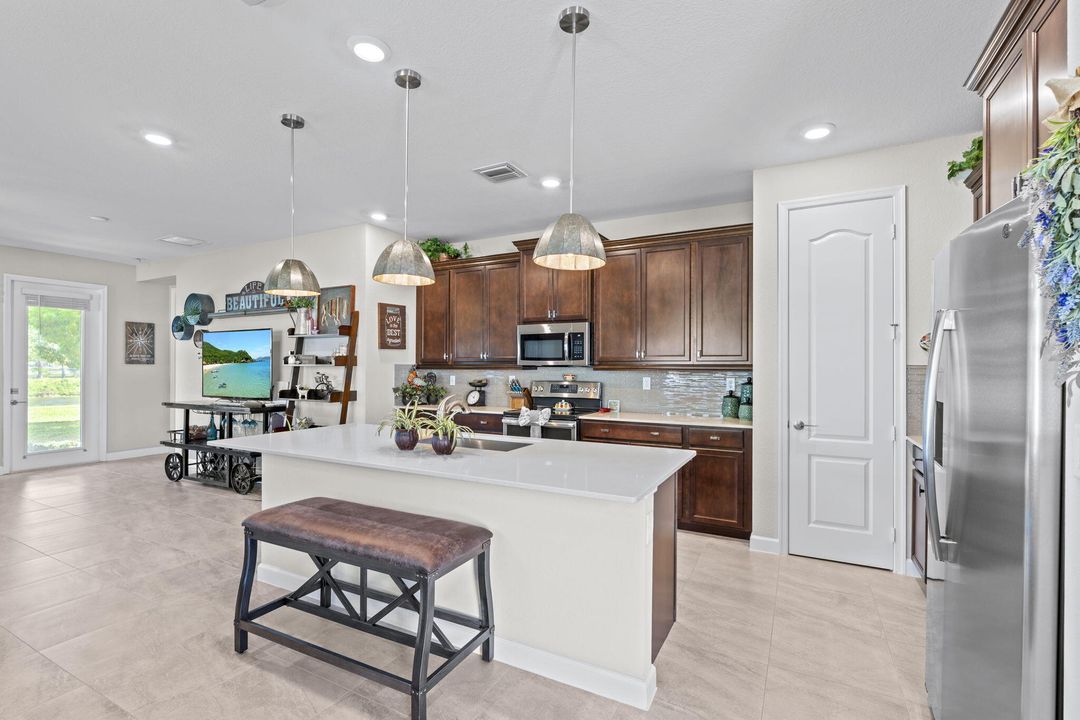 待售: $599,000 (3 贝兹, 2 浴室, 1772 平方英尺)