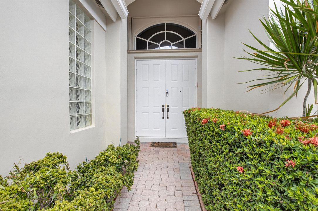 For Sale: $1,200,000 (4 beds, 3 baths, 2505 Square Feet)