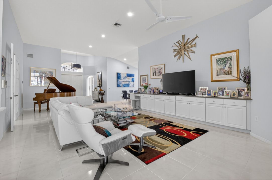 For Sale: $1,200,000 (4 beds, 3 baths, 2505 Square Feet)