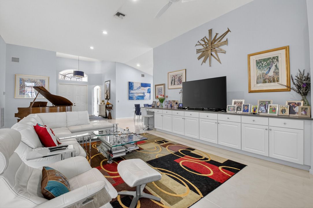 For Sale: $1,200,000 (4 beds, 3 baths, 2505 Square Feet)