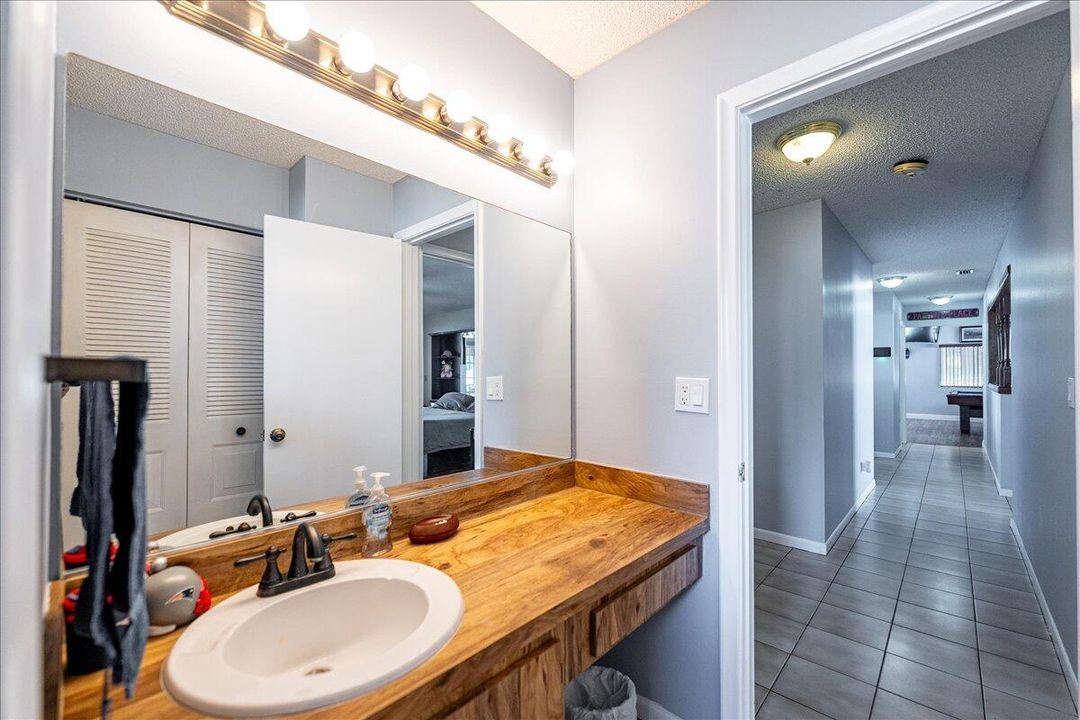 Active With Contract: $695,494 (3 beds, 2 baths, 1960 Square Feet)