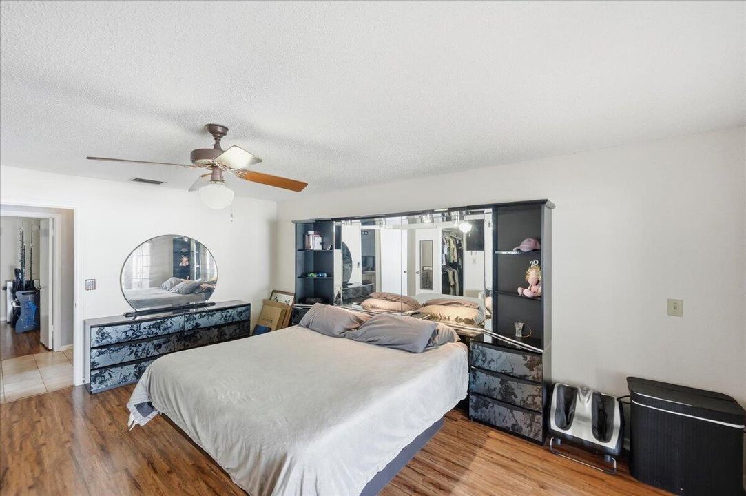 Active With Contract: $695,494 (3 beds, 2 baths, 1960 Square Feet)