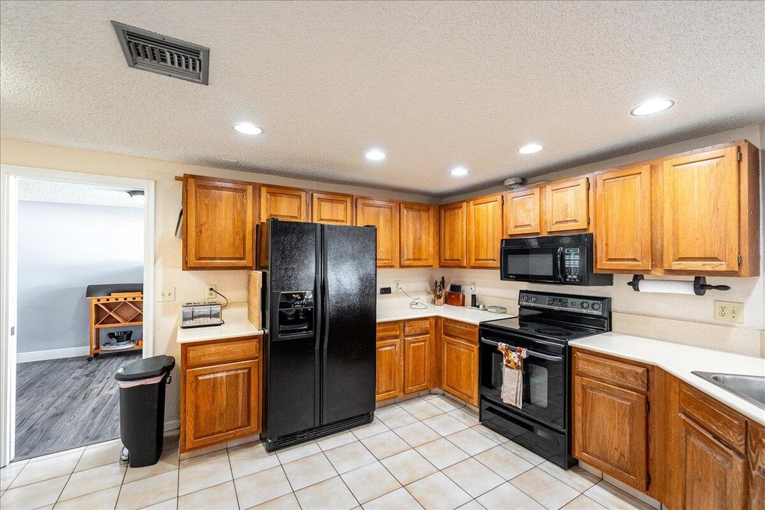 Active With Contract: $695,494 (3 beds, 2 baths, 1960 Square Feet)