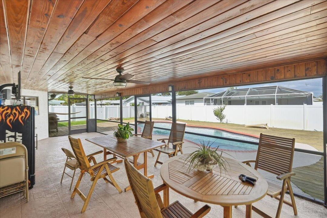 Active With Contract: $695,494 (3 beds, 2 baths, 1960 Square Feet)