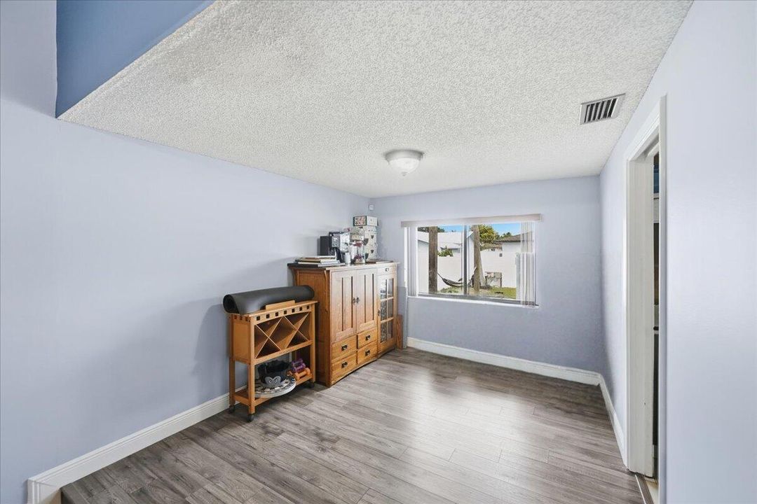 Active With Contract: $695,494 (3 beds, 2 baths, 1960 Square Feet)