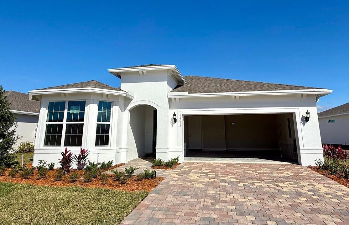 Под контрактом: $484,035 (2 спален, 2 ванн, 2114 Квадратных фут)