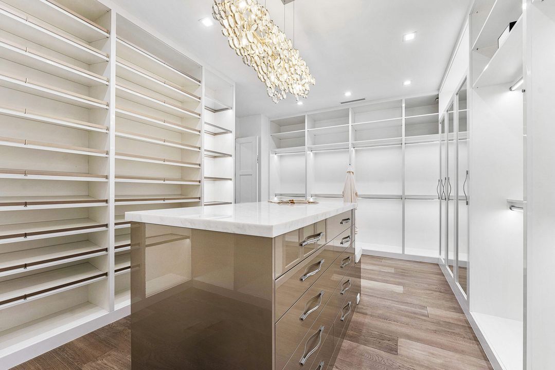 For Sale: $18,500,000 (5 beds, 6 baths, 8019 Square Feet)