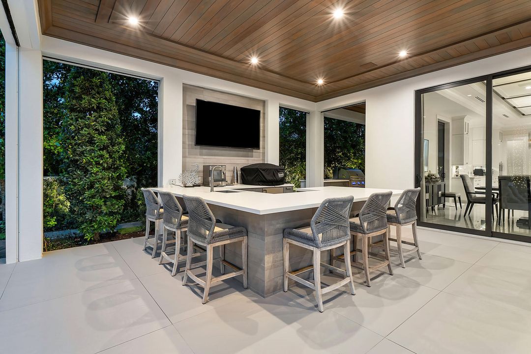 For Sale: $18,500,000 (5 beds, 6 baths, 8019 Square Feet)