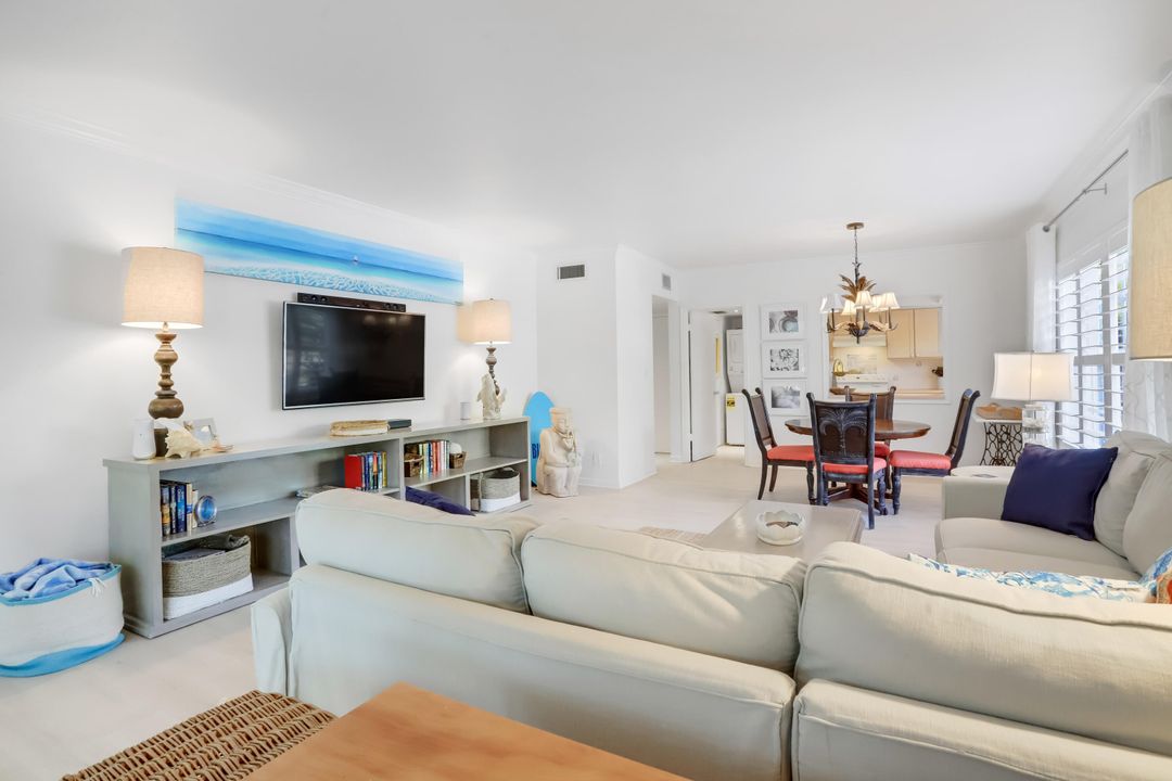 For Rent: $10,000 (2 beds, 2 baths, 1141 Square Feet)