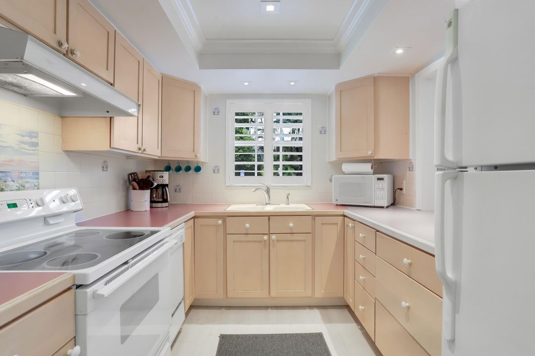 For Rent: $10,000 (2 beds, 2 baths, 1141 Square Feet)