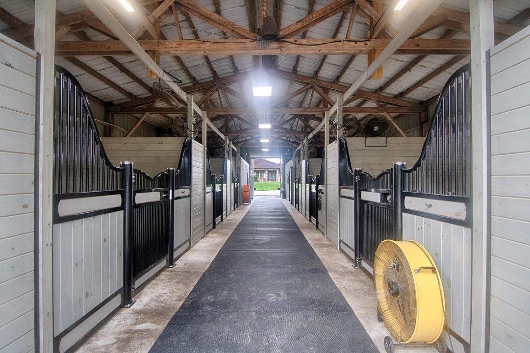 For Rent: $16,850 (2 beds, 2 baths, 3500 Square Feet)