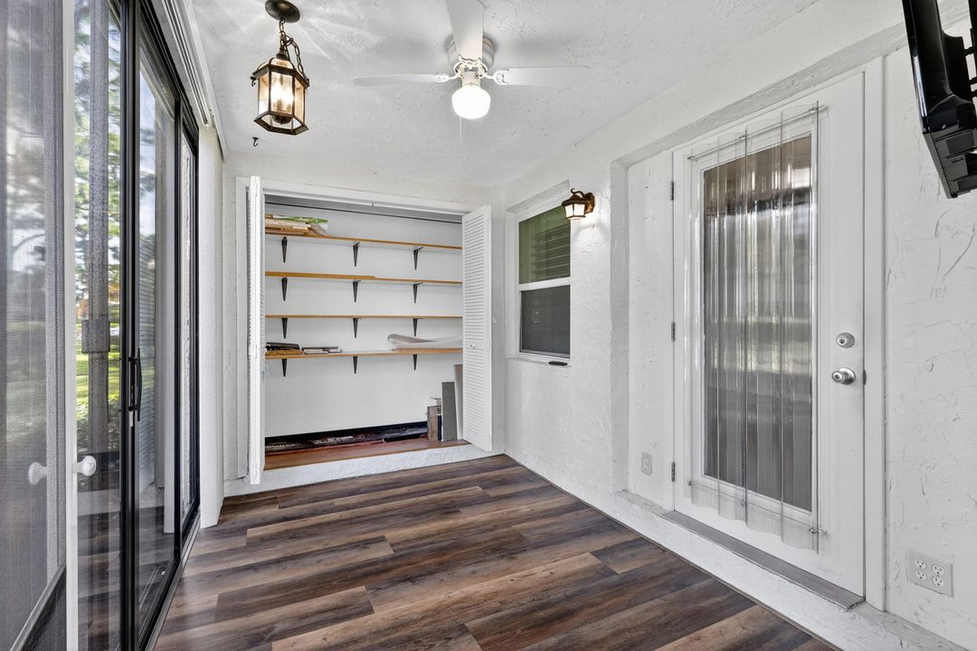 待售: $184,900 (2 贝兹, 2 浴室, 924 平方英尺)