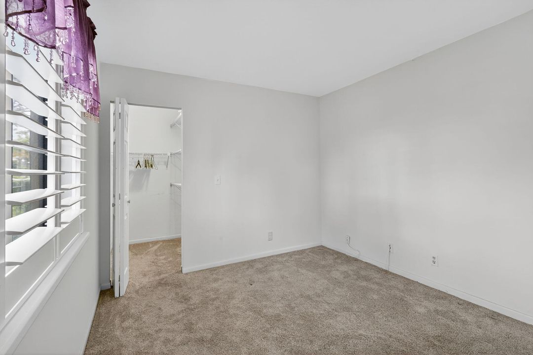 待售: $184,900 (2 贝兹, 2 浴室, 924 平方英尺)