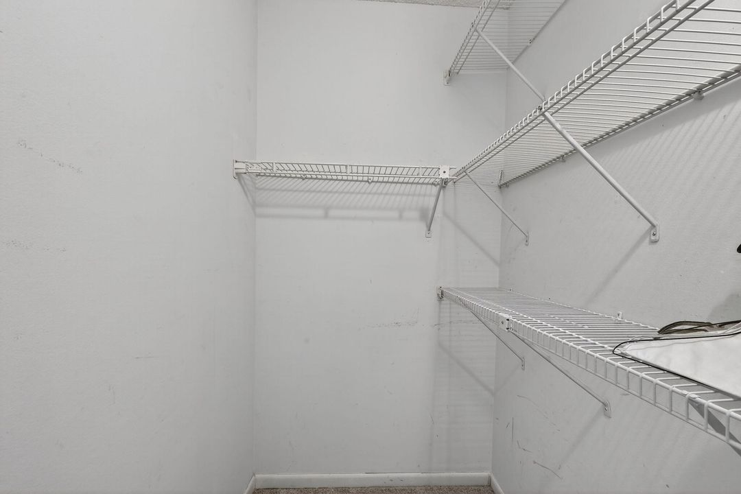 待售: $184,900 (2 贝兹, 2 浴室, 924 平方英尺)