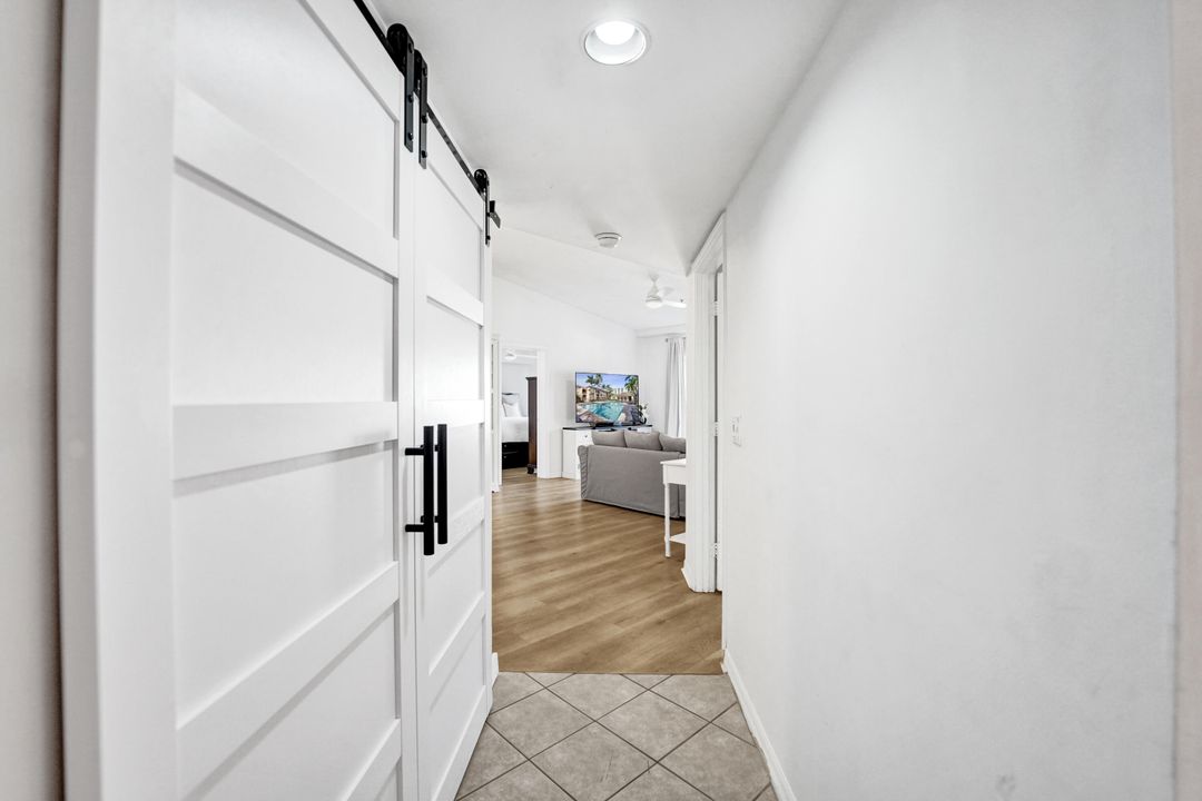 For Sale: $389,900 (2 beds, 2 baths, 1054 Square Feet)