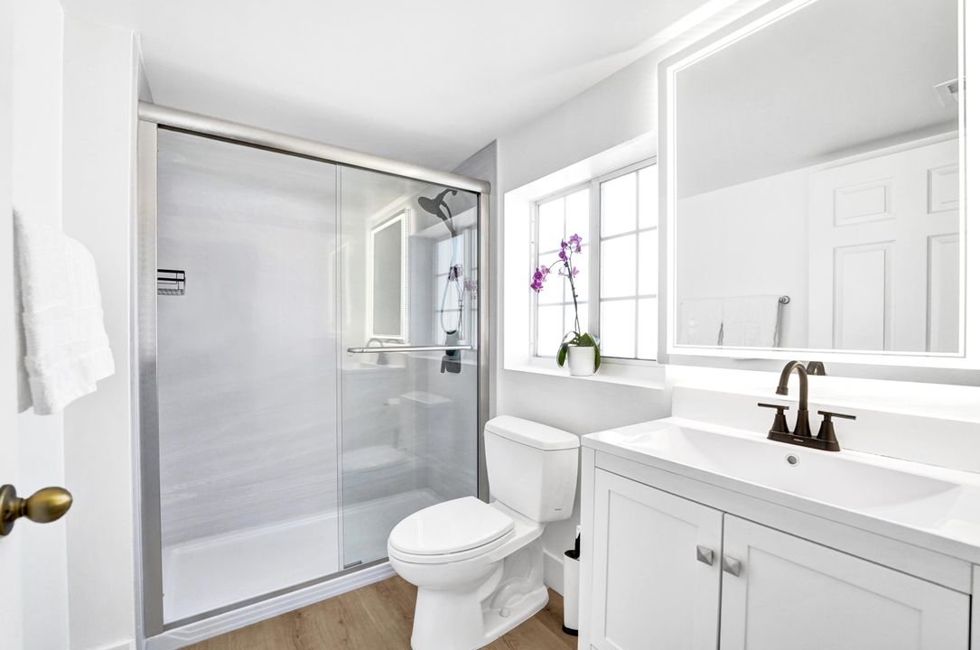 For Sale: $389,900 (2 beds, 2 baths, 1054 Square Feet)