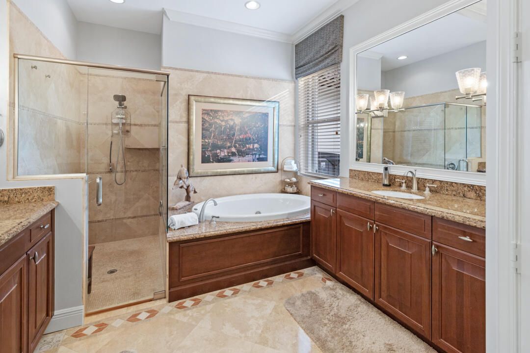 Под контрактом: $879,000 (3 спален, 2 ванн, 2214 Квадратных фут)