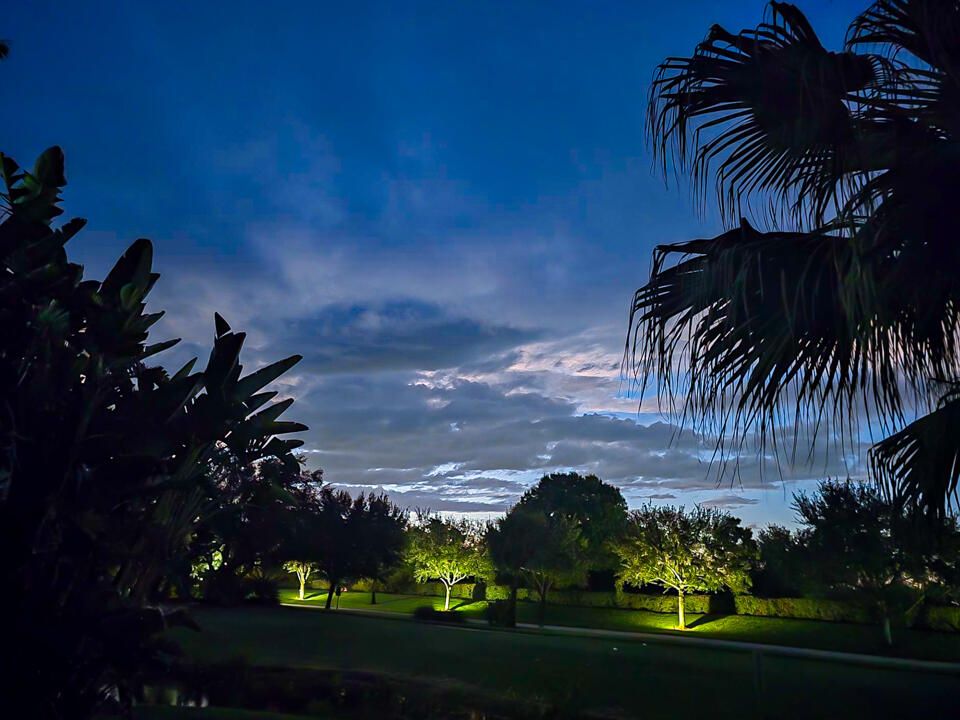 Под контрактом: $879,000 (3 спален, 2 ванн, 2214 Квадратных фут)