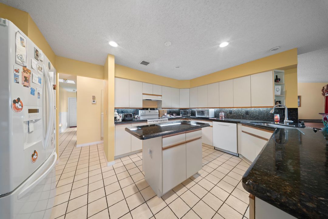 For Sale: $465,000 (3 beds, 2 baths, 2191 Square Feet)