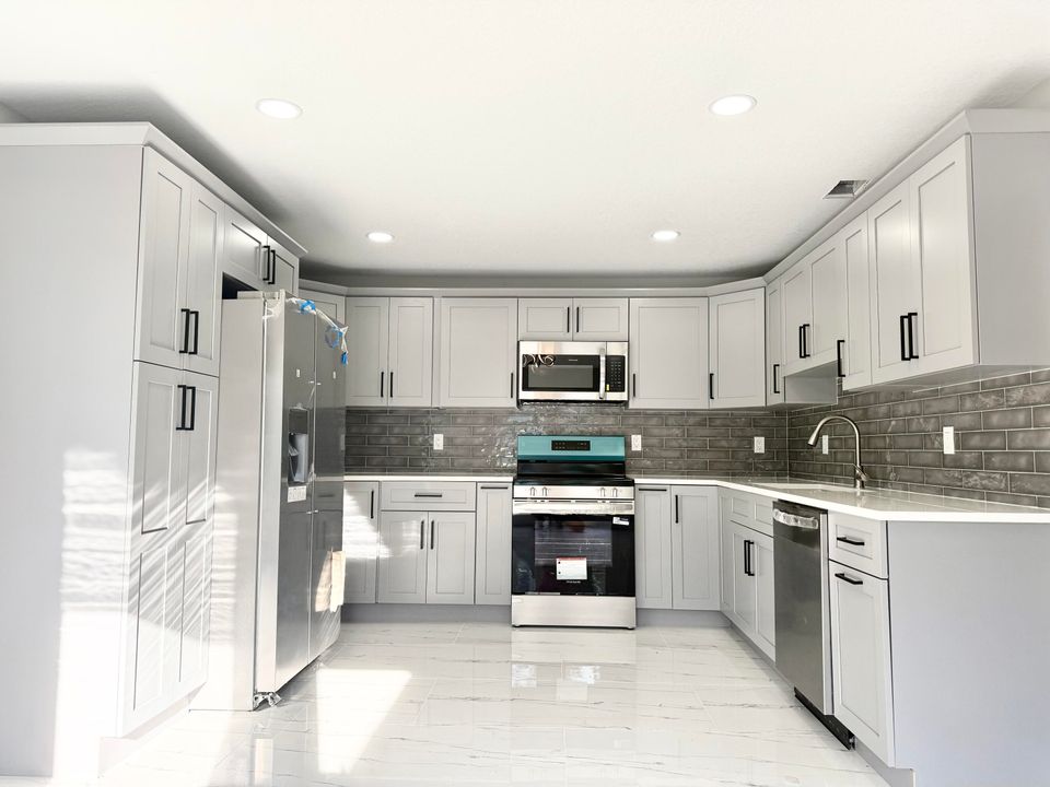 For Sale: $398,900 (3 beds, 2 baths, 1588 Square Feet)