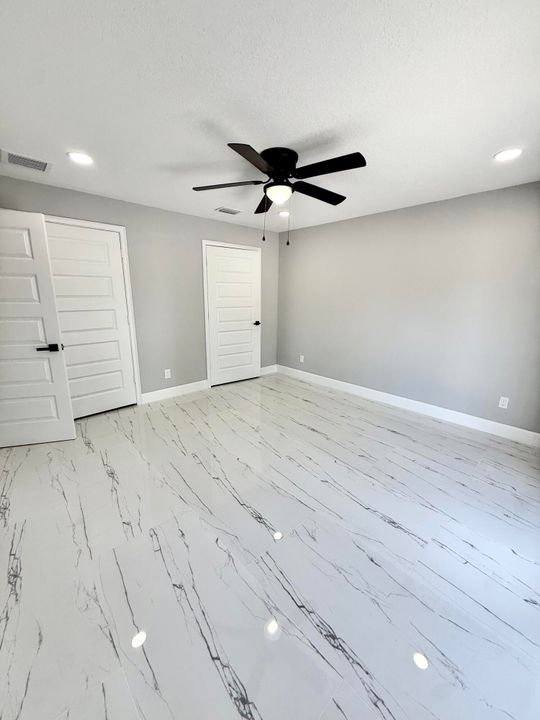 For Sale: $398,900 (3 beds, 2 baths, 1588 Square Feet)