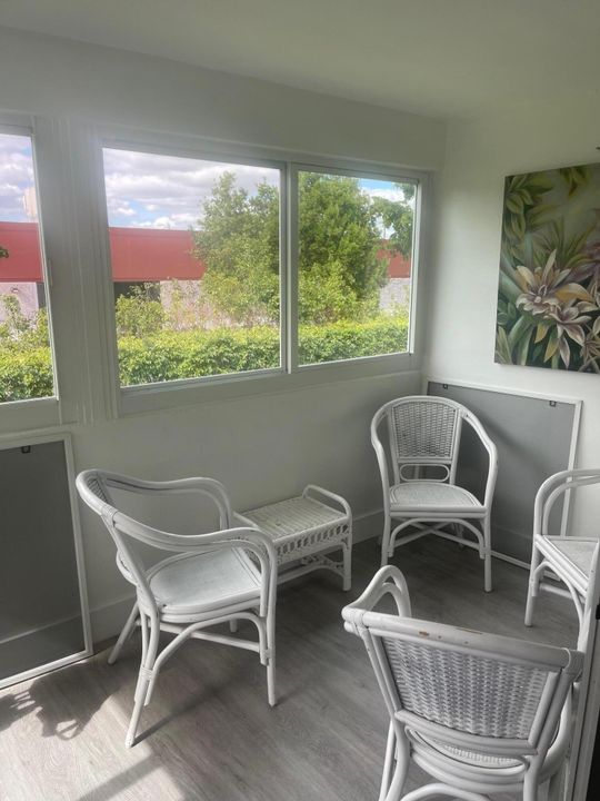 待售: $159,000 (2 贝兹, 1 浴室, 729 平方英尺)