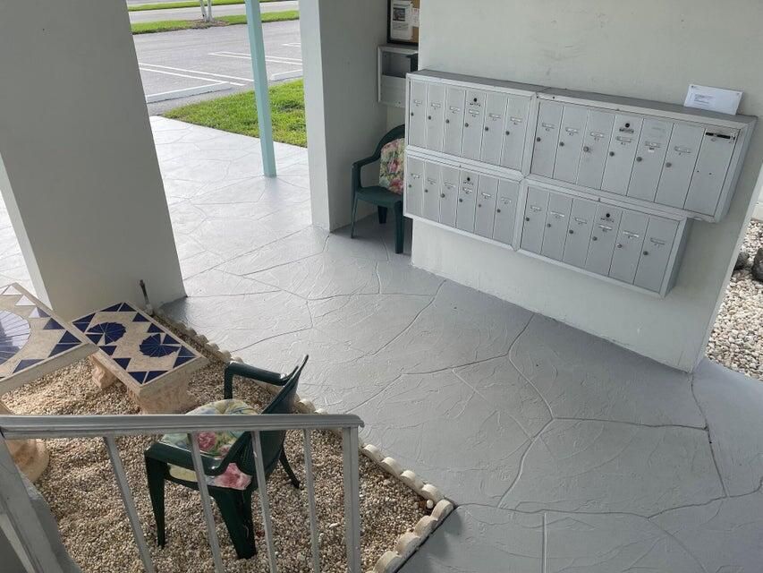 待售: $159,000 (2 贝兹, 1 浴室, 729 平方英尺)