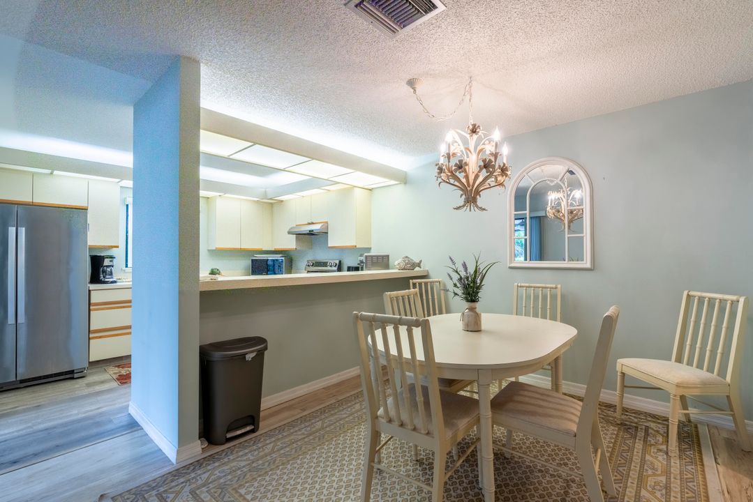 Activo con contrato: $215,000 (2 camas, 2 baños, 1384 Pies cuadrados)