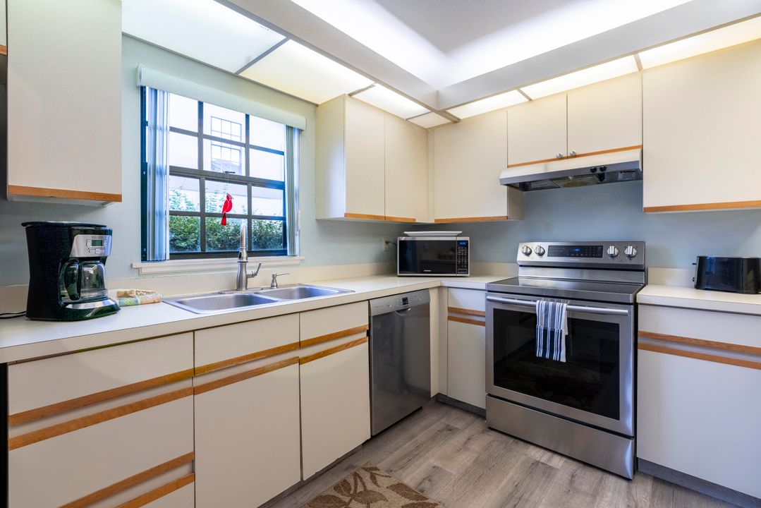 Activo con contrato: $215,000 (2 camas, 2 baños, 1384 Pies cuadrados)