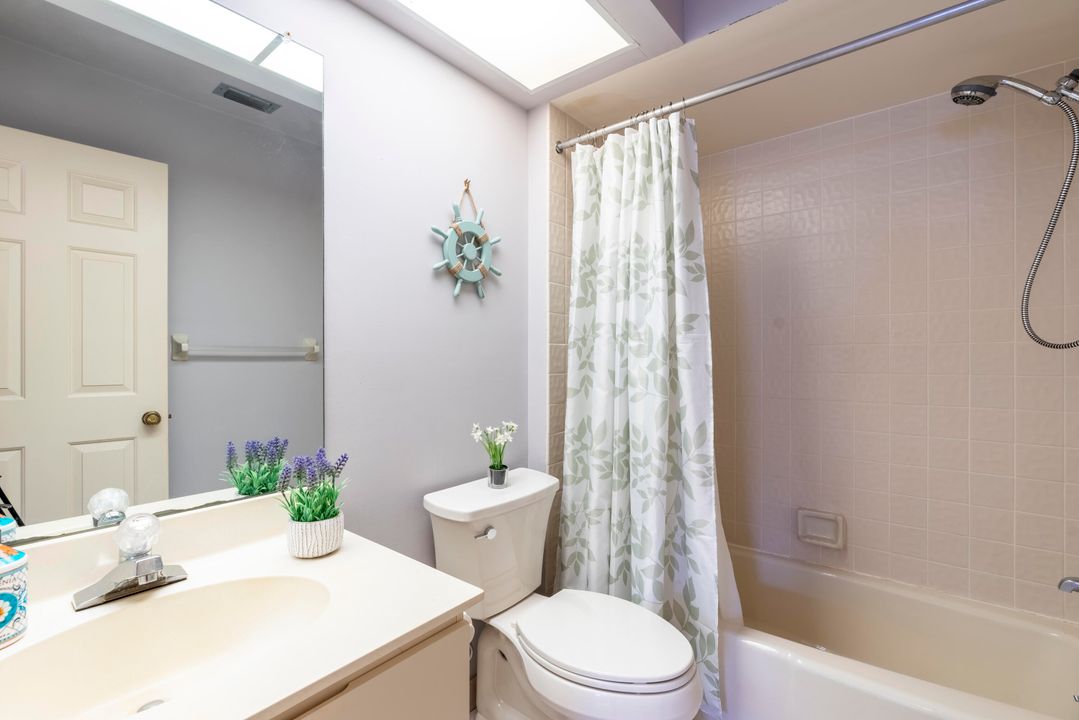 Activo con contrato: $215,000 (2 camas, 2 baños, 1384 Pies cuadrados)